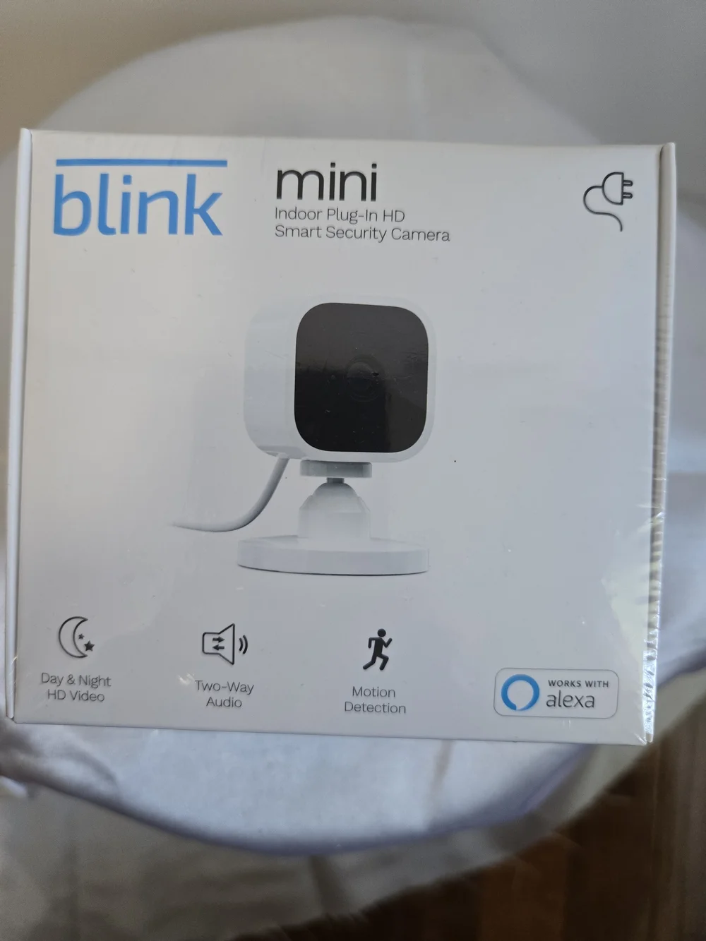 Blink Mini Indoor Plug-In HD Smart Security Camera - White